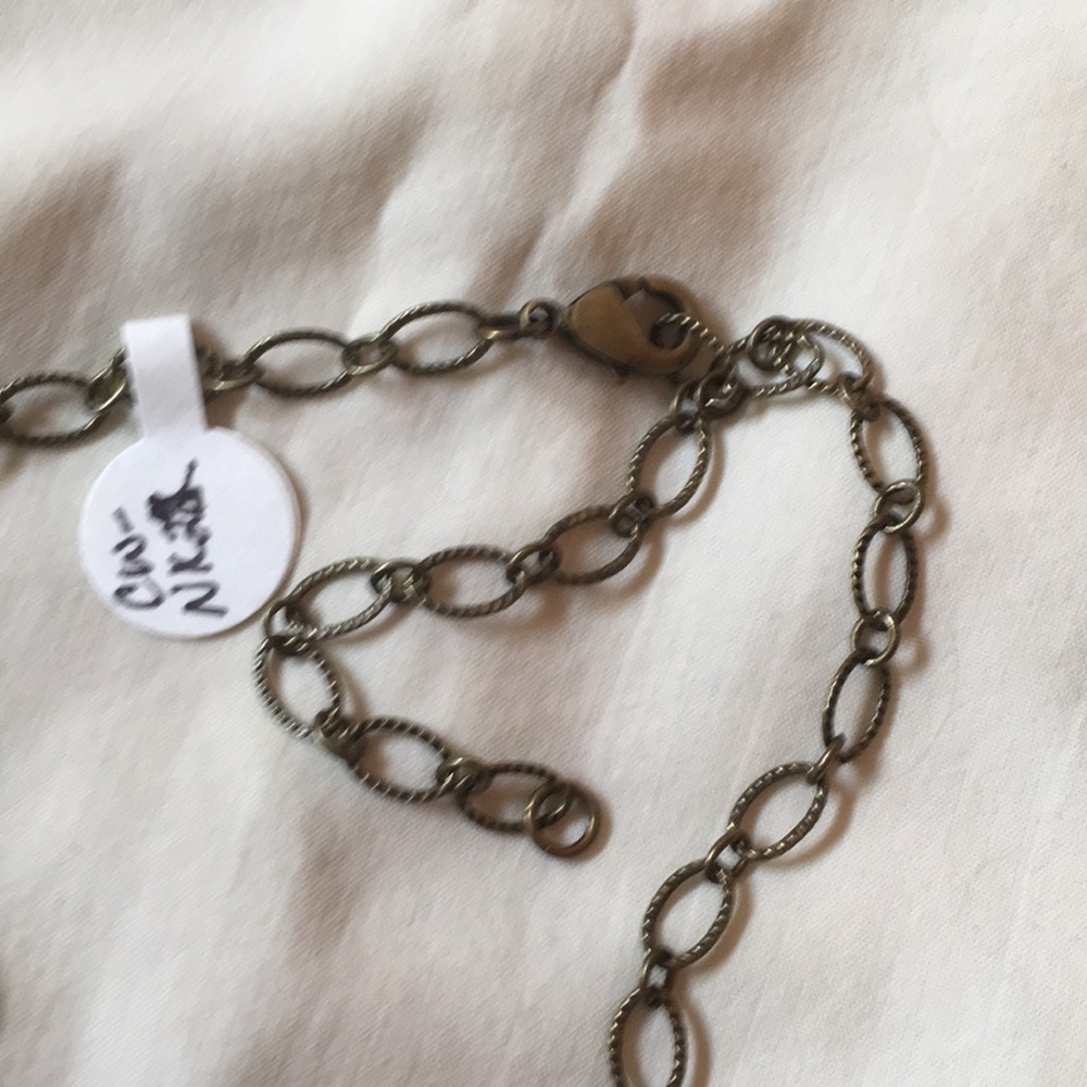 Lucite floral necklace - Picture 5 of 5